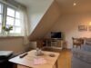Vollmöblierte, genehmigte Ferienwohnung in schöner Lage von Keitum - Wohnzimmer