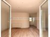 Fertiggestellter Neubau eines Mehrfamilienhauses / Personalhaus mit 8 Wohneinheiten - Wohnzimmer