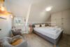 Zwischen Reet und Dorfteich: Ein Zuhause mit Inselgefühl - Schlafzimmer
