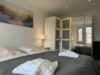 Charmante und frisch renovierte 2-Zimmer-Wohnung mit Balkon - Schlafzimmer
