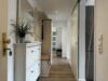 Charmante und frisch renovierte 2-Zimmer-Wohnung mit Balkon - Flur